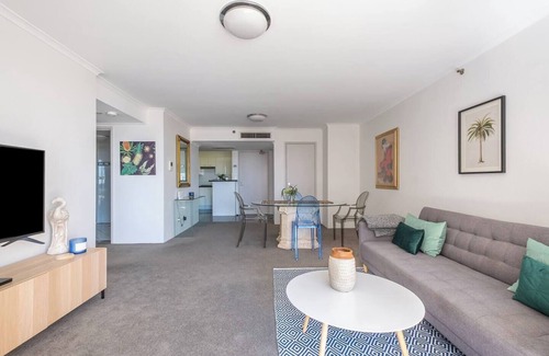 Haymarket Apartment | Top of the Town with Sydney CBD at its Doorstep