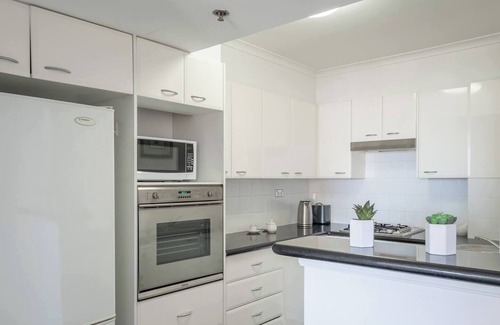 Haymarket Apartment | Top of the Town with Sydney CBD at its Doorstep