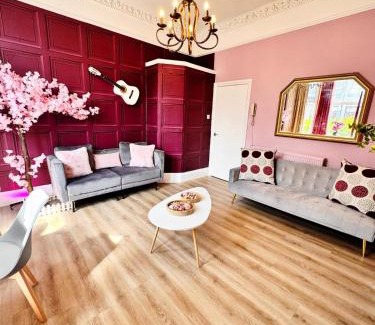 Plymouth Apartment | TOP OFFER Luxury Chic & Central
