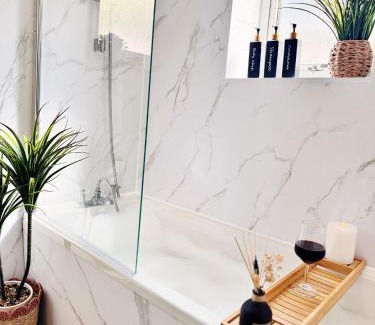 Plymouth Apartment | TOP OFFER Luxury Chic & Central