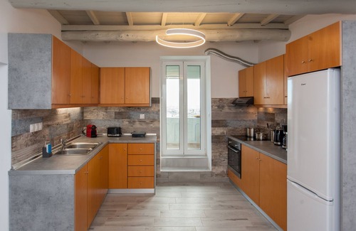 Vamvakopoulo House | Top quality 2-bedroom home w/pool & magical view