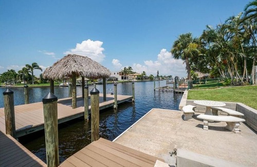 Yacht Club House | TOP RATED! Beautiful 4BR Gulf access villa w/pool, dock, tiki hut – Yacht Club.