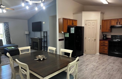 Treasure Lake House | Top-rated cottage! Booking ‘25-‘26 getaways. Great for families & couples