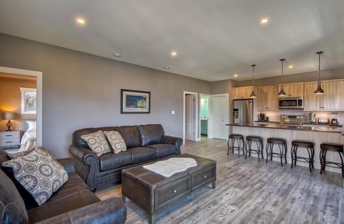 Blind Bay Cottage | Top Rated! Private and Sanitized! Semi-Lakefront Luxury Blind Bay - Specials for Winter & Spring! by RedAwning