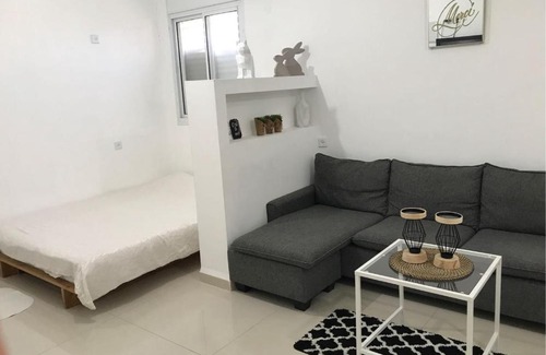 Kiryat Motzkin Apartment | Top Studio Central Haifa - Akko - Beach. BEST FIND