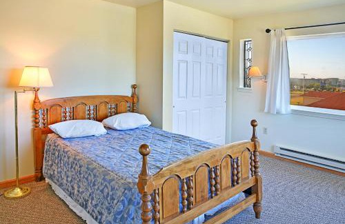 Ocean Shores House | Top Town Condo at Maris Stella