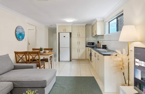 Robertson House | Top Value | Dual-Living Sleep 15 | Great Location