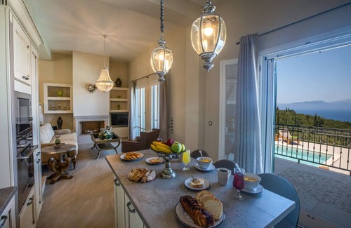 Fiskardo Villa | Top Villa - Walk to Fiscardo Heated Pool&Jacuzzi