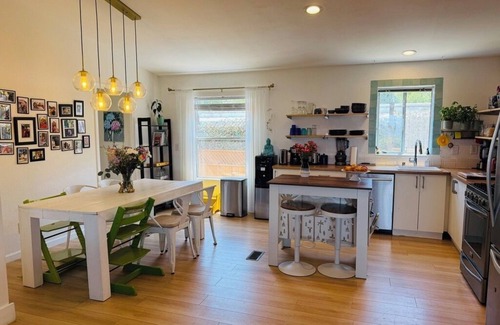 Woodland Hills House | Topanga getaway, stunning views, outdoor areas. Family & pet friendly, fast wifi