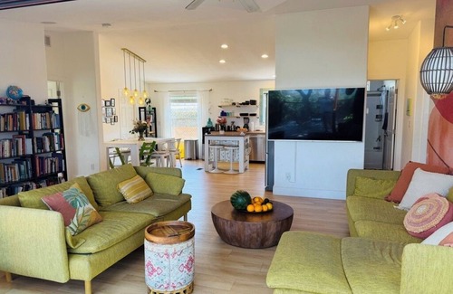Woodland Hills House | Topanga getaway, stunning views, outdoor areas. Family & pet friendly, fast wifi