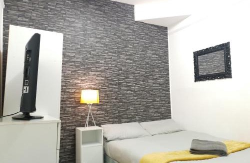 Huddersfield House | TOPAZ TOWN HOUSE No 36