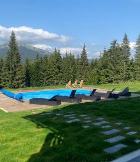 Bukovel Ski Chalet | TOPHILL House