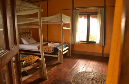 Kinkiizi Hotel | Topi Lodge