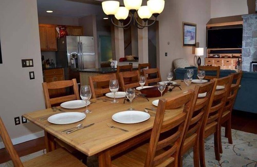 Central Vermont- Killington Condo | Topridge 4BR/4BA: Breathtaking Views. Hot tub. True Ski In Ski Out!