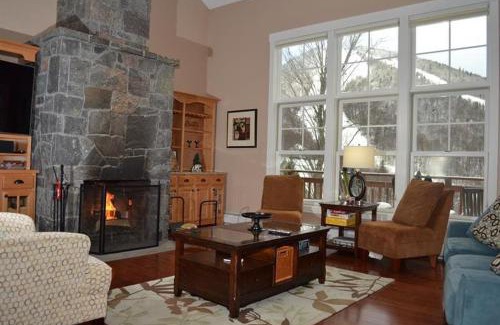 Central Vermont- Killington House | Topridge 4BR, 4BA Townhome with Breathtaking Mountain Views, Hot Tub, Ski In Ski Out, Sports Center
