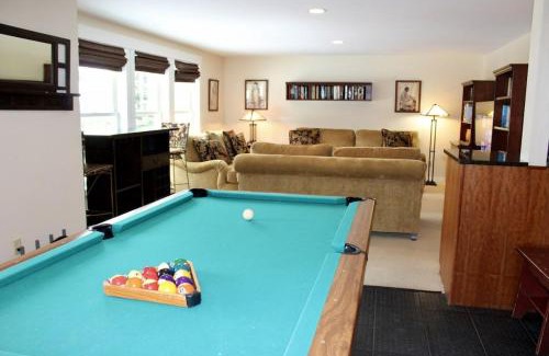 Central Vermont- Killington House | Topridge Townhome 3BR, 4BA with Hot Tub, Ski On Ski Off, Mountain Views and Sports Center
