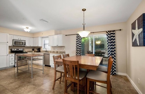 Naples Park House | Top‘s Naples Park Home, sleeps 6 (+ toddler), close to beach, near all!