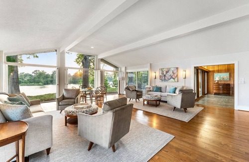 Irvington House | Topside at Stephens Point on Prestigious Carters Creek