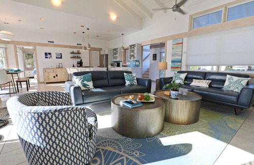 Hope Town Villa | Topside - Kick back and relax in your tropical hideaway by the sea!