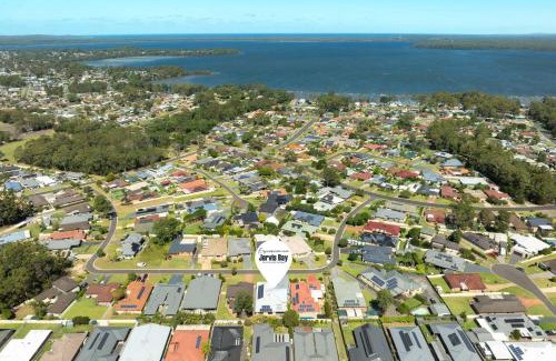 St. Georges Basin House | Topsy Turvey by Experience Jervis Bay
