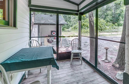 Alden Cottage | Torch Lake Getaway w/Private Beach + Boat Dock!