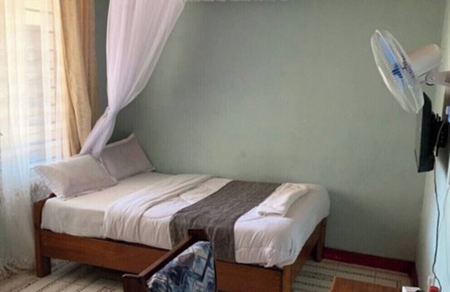 Kisumu Hotel | Torchys Lounge Hotel in Kisumu Unit 3
