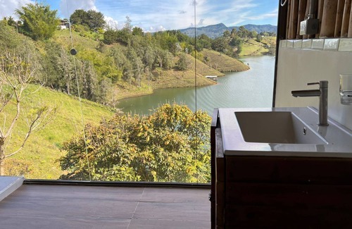 El Penol Cabin | Tornado Suite cabin with jacuzzi, overlooking the lake