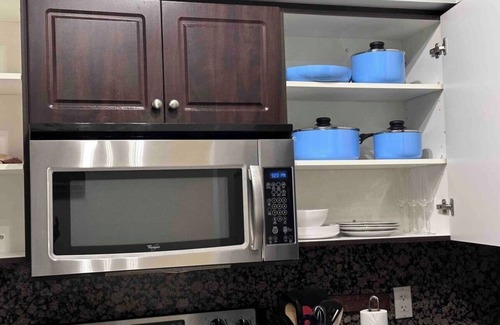 Fort York Condo | Toronto closer Budwiser walk Scotiabank arena 6mins with uber , Rogers Centre .