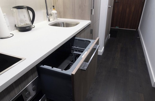 Downtown Toronto Condo | Toronto Luxury Condo Rental – Posh Suite with City Views & Great Amenities
