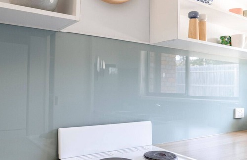 Torquay House | Torquay Treasure, close to the beach and shops