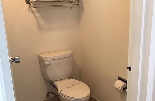 Torrance Hotel | Torrance Getaway! 3 Spacious Units, Nearby Attractions Pool, Parking