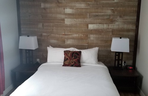 Hawke's Bay Hotel | Torrent River Inn