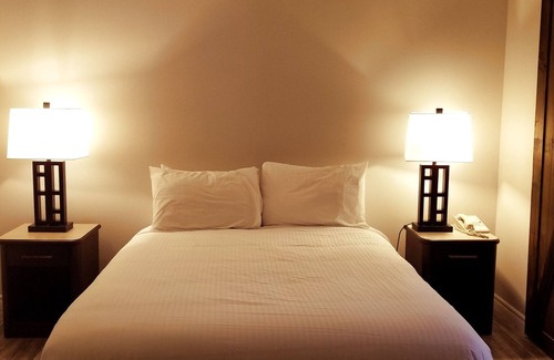 Hawke's Bay Hotel | Torrent River Inn