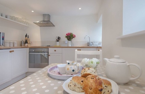 Burgh Island Cottage | TORRINGS BARN, pet friendly, with a garden in Aveton Gifford
