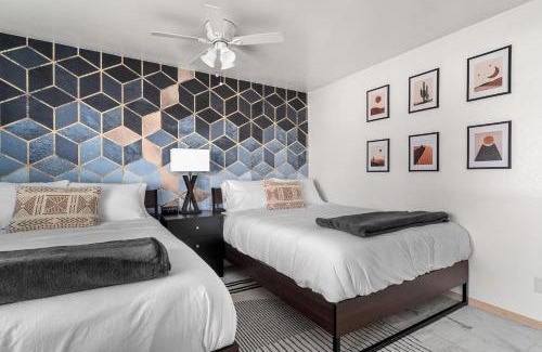Yucca Valley House | Tortoise Oasis - Hot tub, Shuffleboard, & More!
