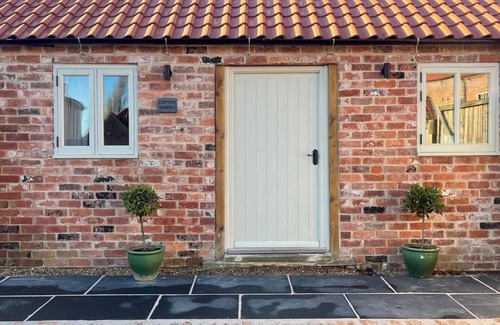 Torworth House | Torworth - 1 Bed Barn - Sleeps 3 - Hot Tub