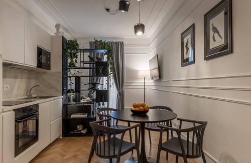 Rione XVI Ludovisi Apartment | Toscana 2 - FromHometoRome