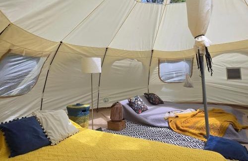 Mongolia Bed & Breakfast | Tosontsengel Glamping Tents