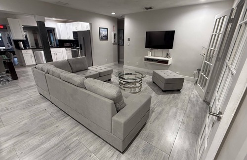 Royal Poinciana Villa | Total Oasis @ Private Villa in Hollywood FL for a large groups 3 Miles to beach