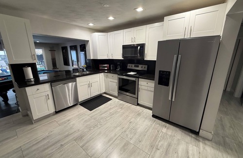 Royal Poinciana Villa | Total Oasis @ Private Villa in Hollywood FL for a large groups 3 Miles to beach