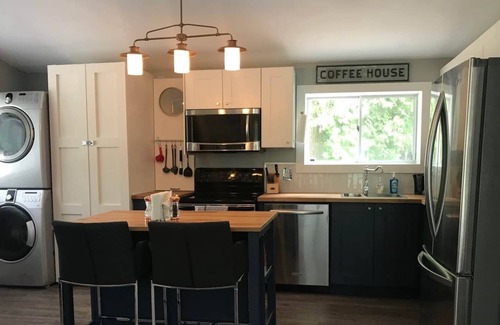 Sauble Beach Cottage | TOTAL RENOVATED Sauble Beach Cottage