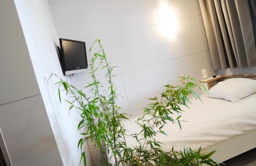 Habay Hotel | Totalenergies Frit Autentic Habay-la-Neuve