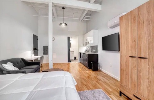 Downtown Hartford Apartment | Totally Private Cozy studio in awesome Hartford with WiFi, AC