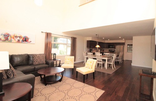 Montrose House | Totally Remodeled- All New Furnishings- Backs to Golf Course- Great Base Camp