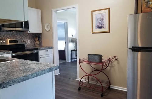 Essexville Apartment | Totally Renovated 1 bedroom appartment