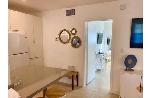 Key Biscayne Condo | Totally Updated unit 5 min from the beachđ Youâll love it !