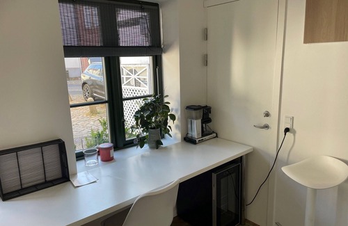 Sønderborg Apartment | Totalt Nyrenoveret fin og lys Lejlighed med Terrasse i Centrum af Sønderborg
