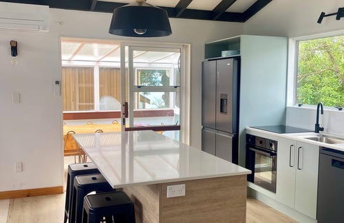 Tata Beach House | Totara Bach - just a few meters away from the beach (Tata Beach, Golden Bay)