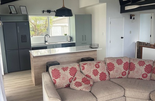 Tata Beach House | Totara Bach - just a few meters away from the beach (Tata Beach, Golden Bay)