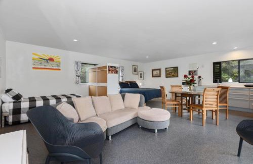 Mangawhai House | Totara Folly - Mangawhai Holiday Home